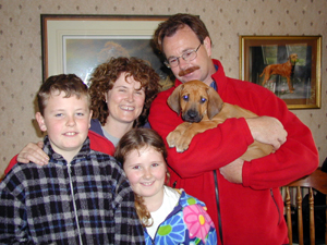 Caffrey family with Arnie (2000)